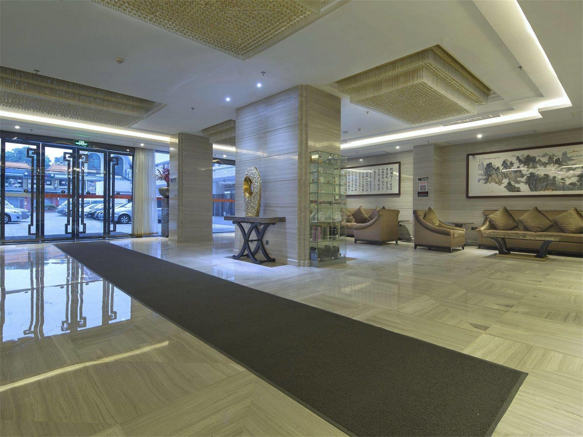 V8 Hotel Train Station Guangzhou Buitenkant foto