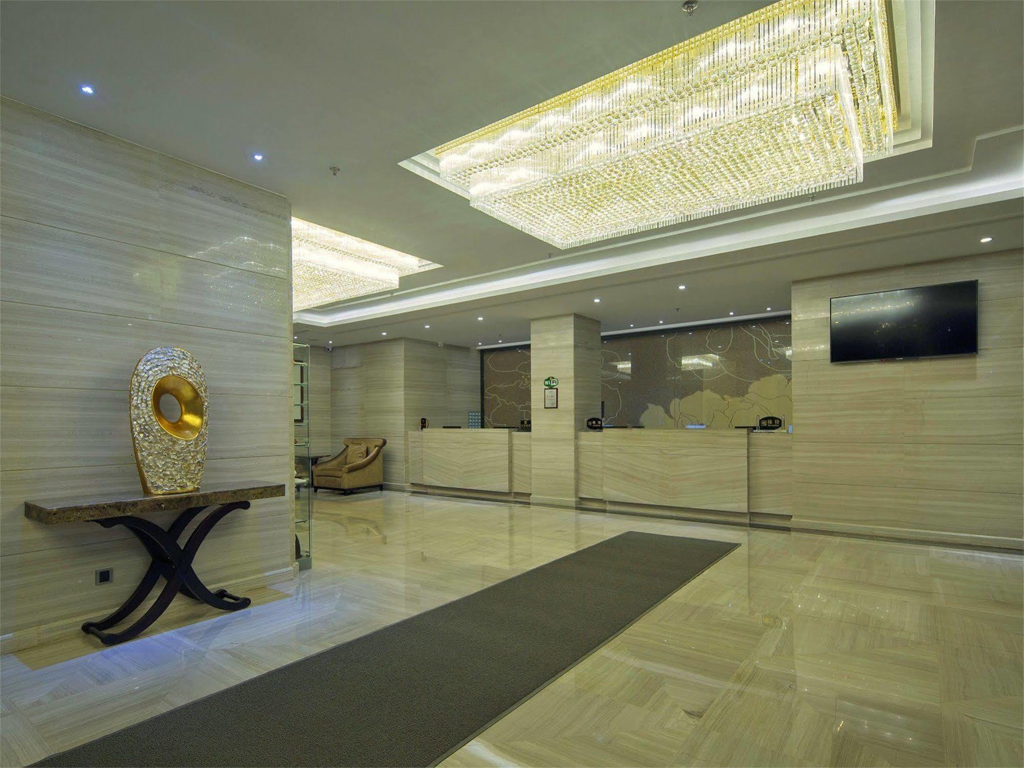 V8 Hotel Train Station Guangzhou Buitenkant foto
