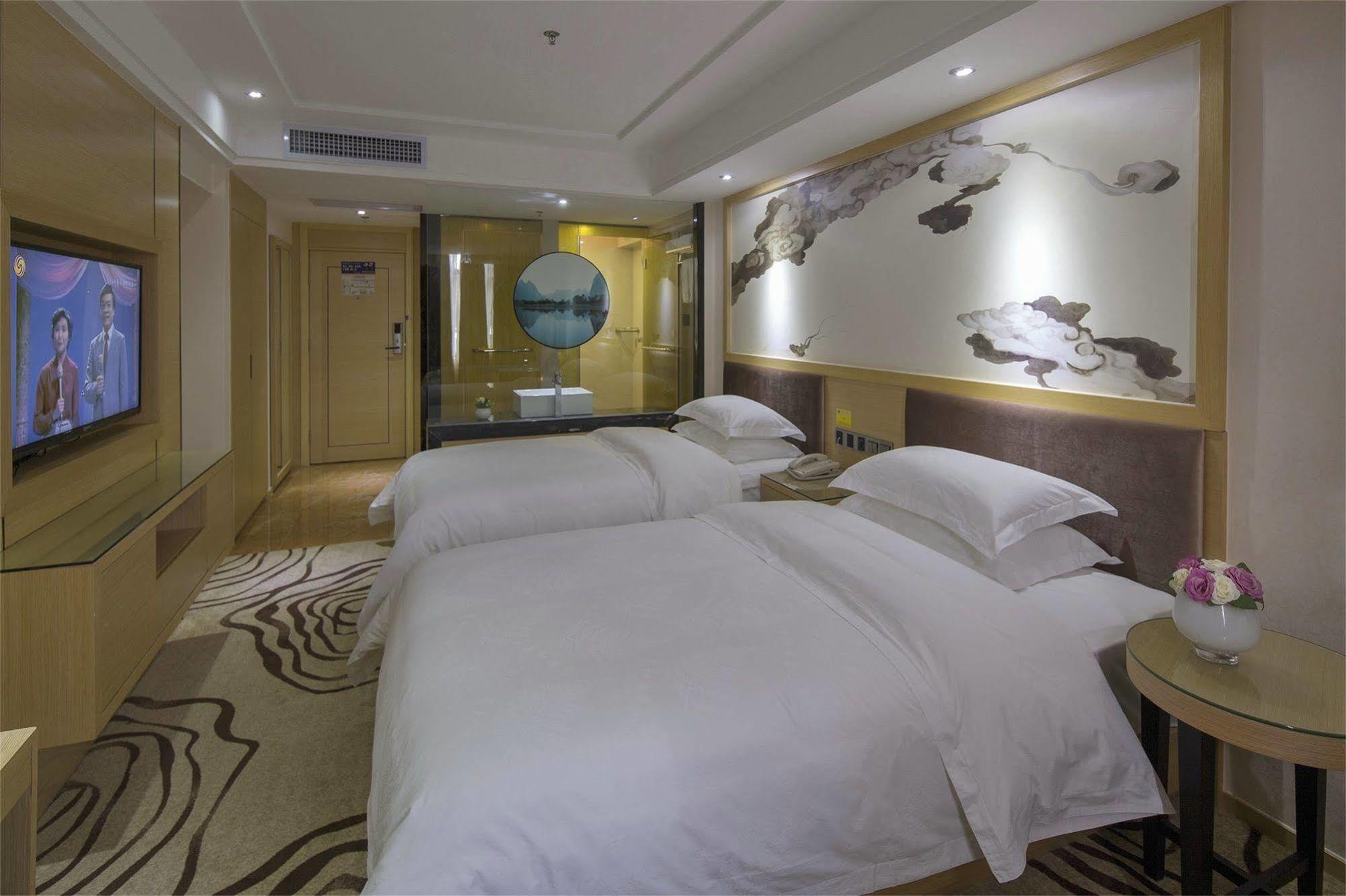 V8 Hotel Train Station Guangzhou Buitenkant foto